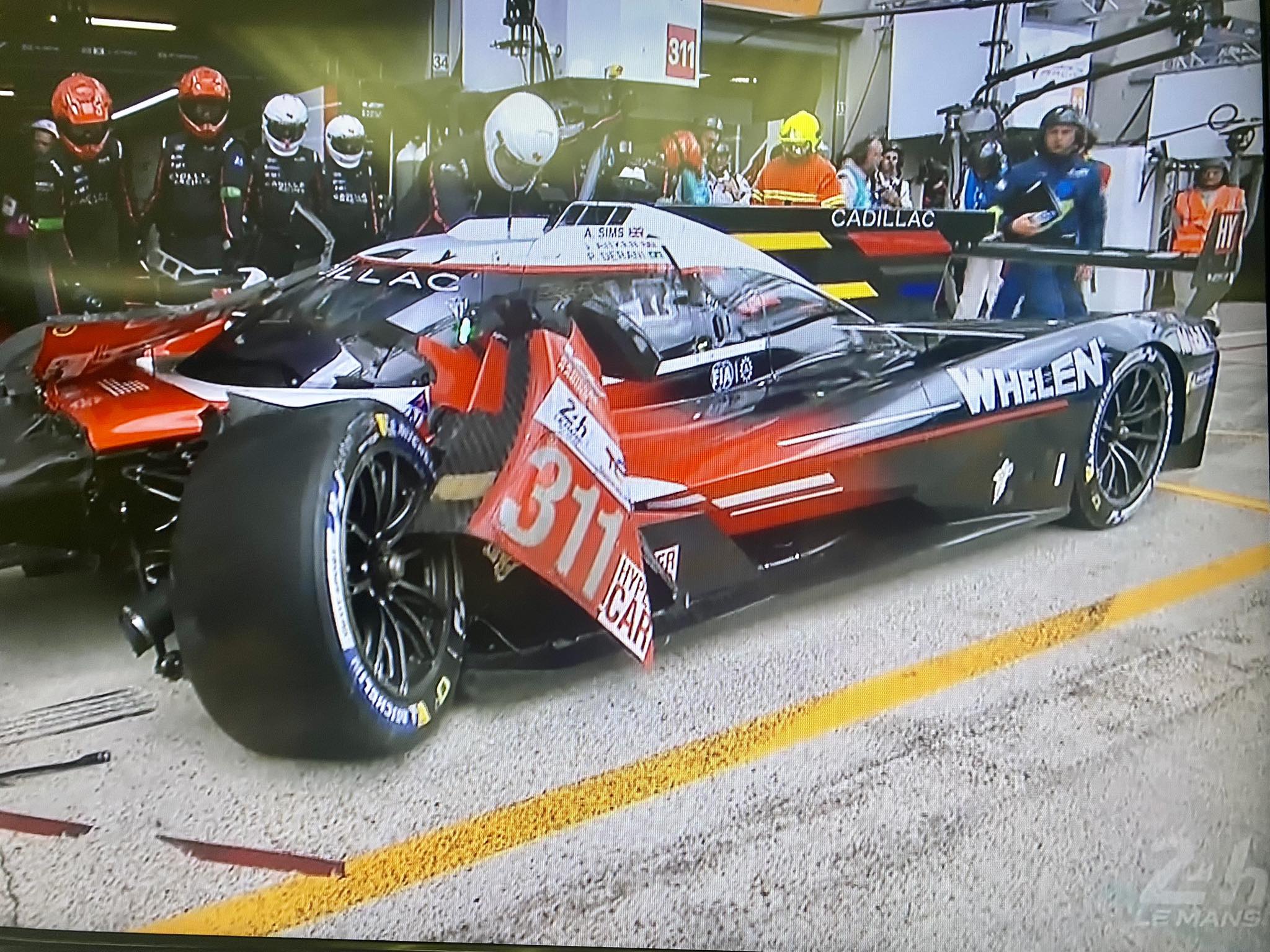 Le Mans 24 flash: #311 Cadillac in vangrail - Welkom op de website van ...
