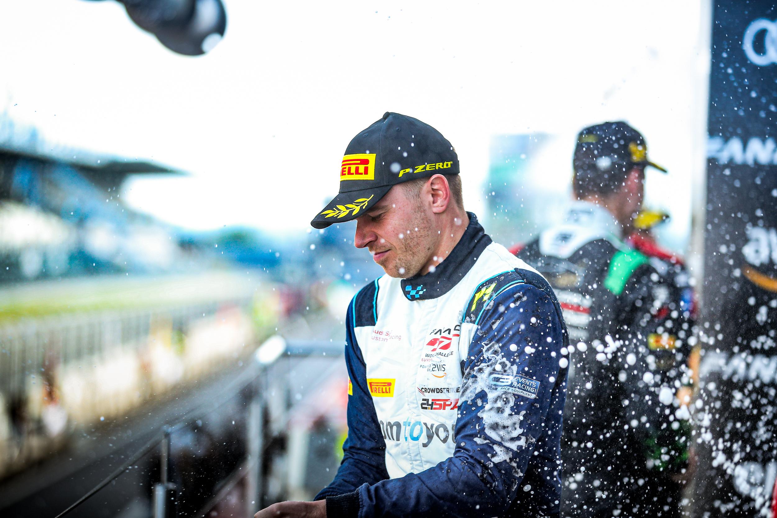 GT World Sam Dejonghe richting Comtoyou Racing en Aston Martin