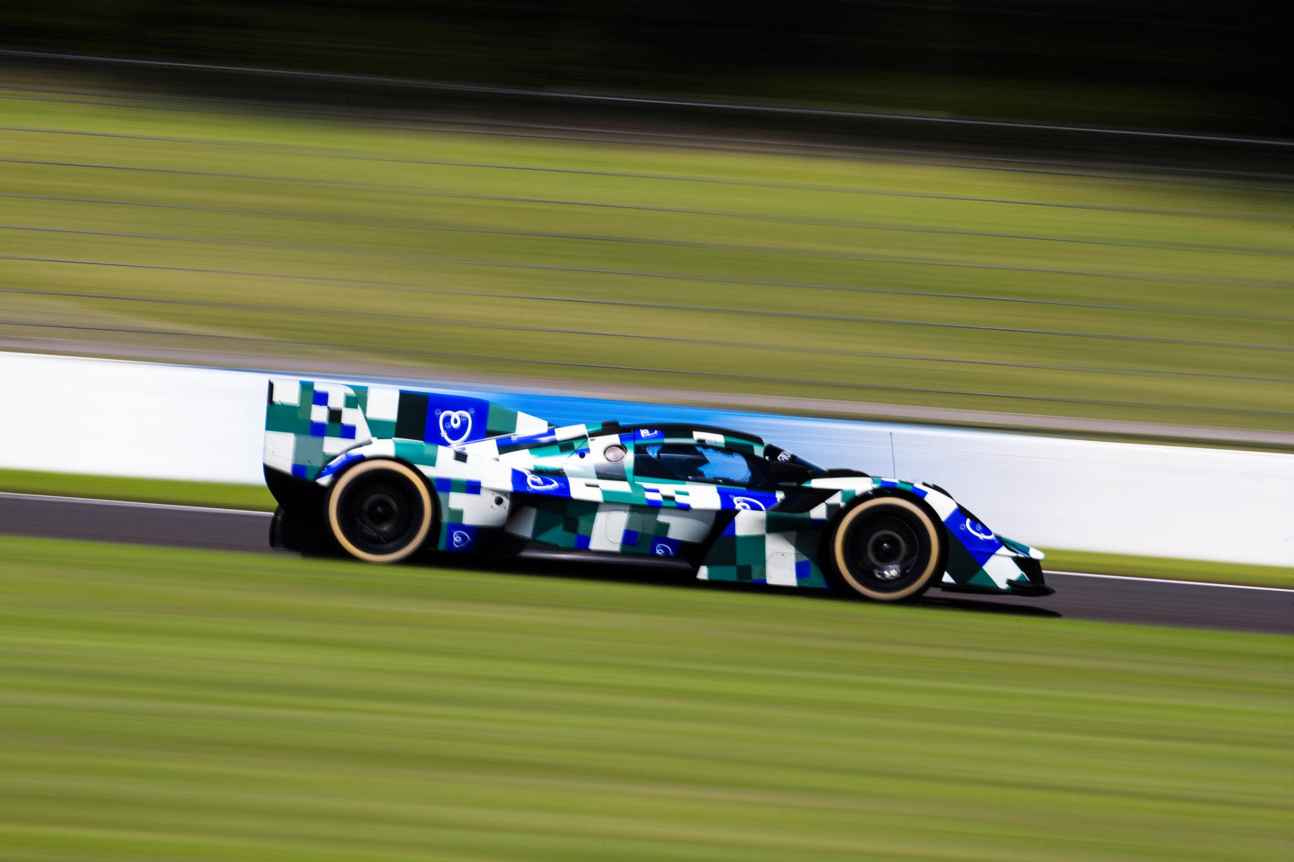 FIA WEC 2025 Alex Riberas en Harry Tincknell met Aston Martin in